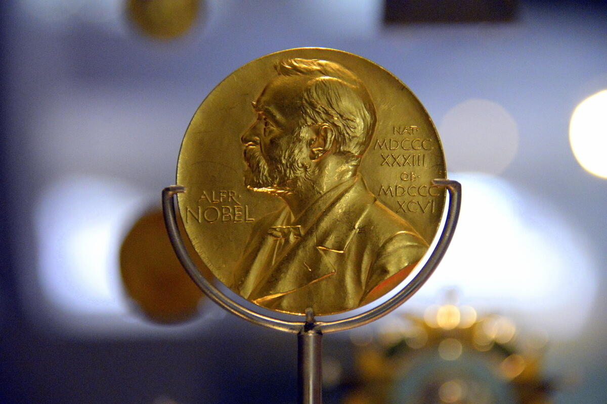 Când O Fotografă Îi Anunță Unei Cercetătoare Că A Primit Premiul Nobel
