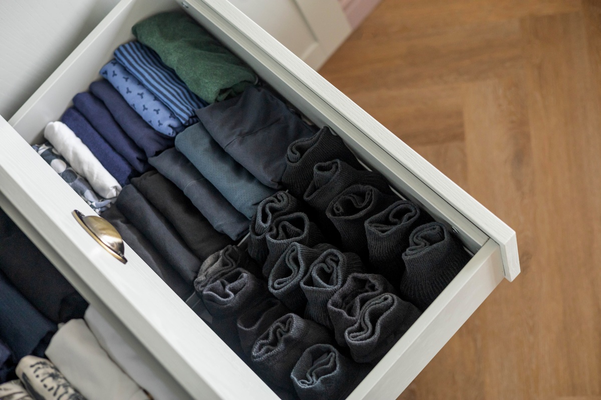 Opt Trucuri Originale Pentru A Ne Organiza Hainele Chiar Și În Cel Mai Mic Dulap